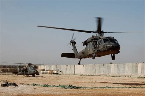 File:Flickr - The U.S. Army - Blackhawk and Apache helicopter.jpg - Wikimedia Commons