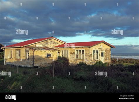 New zealand farmhouse hi-res stock photography and images - Alamy