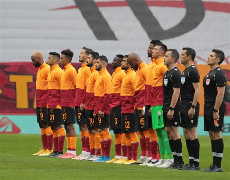 Much-needed win keeps Galatasaray in the race for Super Lig title ...