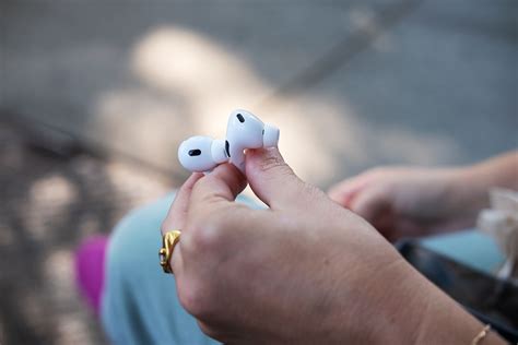 The best thing about the new AirPods Pro is the extra small eartips - The Verge