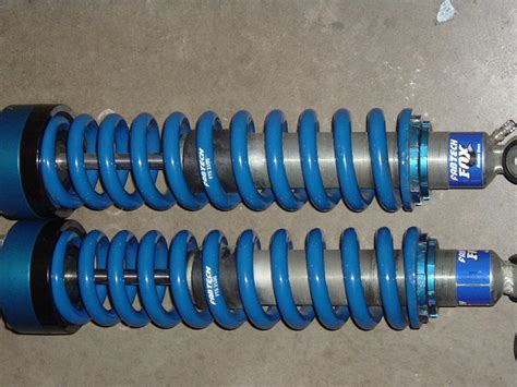 Fox Coilovers | Pirate 4x4