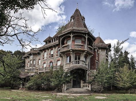 This 19th Century Mansion : r/AbandonedPorn