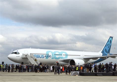 Boeing, pursuing its 797 concept, woos a key Airbus customer and stirs industry debate | The ...