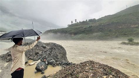 Deadly Monsoon Flooding and Landslides Lash Northern India - The New ...