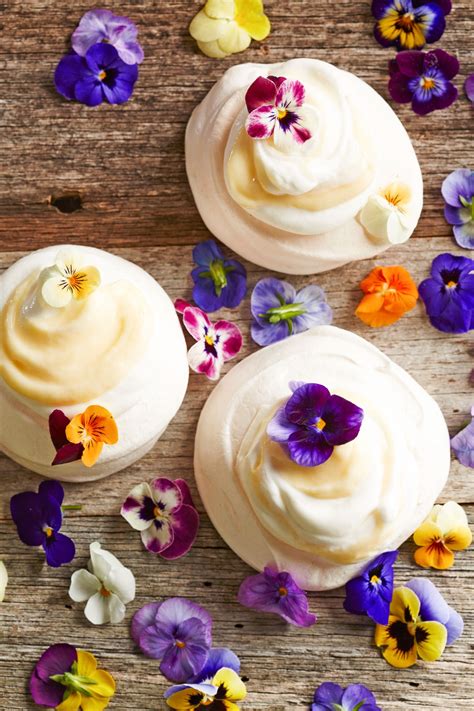 7 Edible Flower Recipes That Are (Almost) Too Pretty to Eat