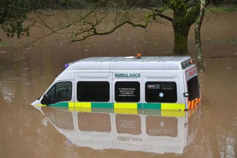 Storm Dennis: Pontypridd submerged under water as heavy flooding hits Welsh town - Mirror Online