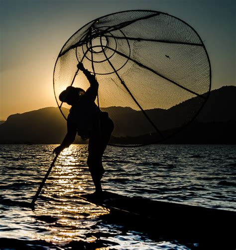 Fisherman at sunset - Light Stalking