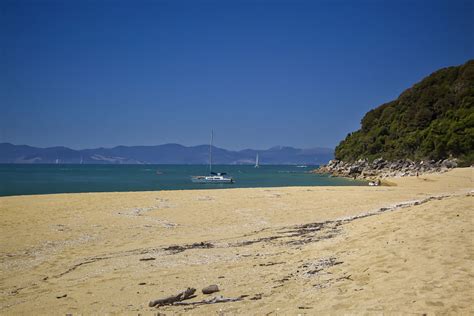 New Zealand Into the Wind: Sailing Abel Tasman NP