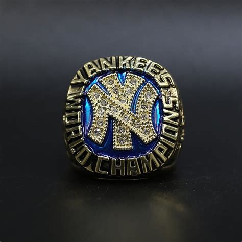 New York Yankees 1977 Thurman Munson MLB World Series championship ring ...