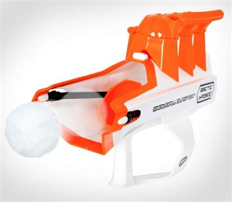 Snowball Blaster Gun: Launches Snowballs Up To 80 Feet