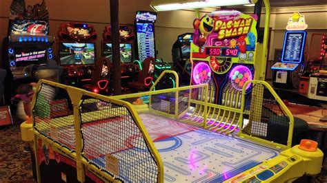 Pac-Man Smash Air Hockey Arcade Game - YouTube