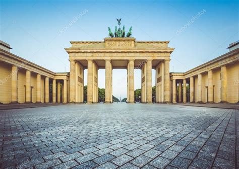 Brandenburg Gate at sunrise, Berlin, Germany — Stock Photo ...