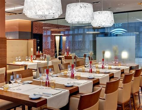 Restaurants, Bars and Hotels in Frankfurt Airport - Hotel Dining