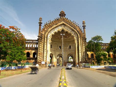 Rumi Darwaza #Lucknow - Rumi darwaza is a huge gate in Lucknow which was built in 1784 by Nawab ...