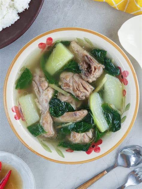 Tinolang Manok (Chicken Tinola) - Kawaling Pinoy