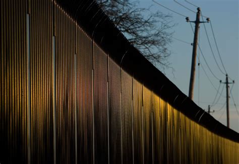 Photographs of the Border Fence between Eagle Pass & Piedras Negras, Mar. 8, 2010 | Piedras ...