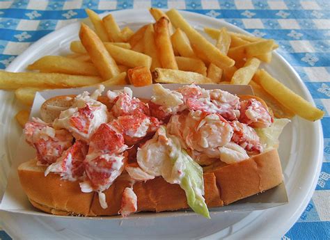 The 10 Best Lobster Rolls in New England | Best lobster roll, Lobster ...