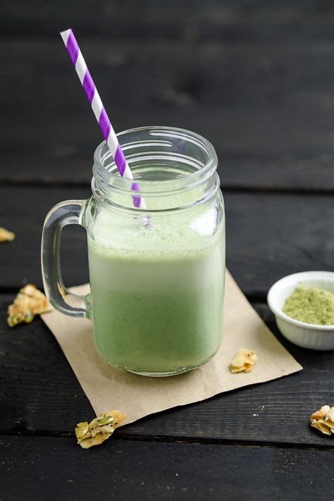 Matcha Green Tea Smoothie Recipe - Chichilicious