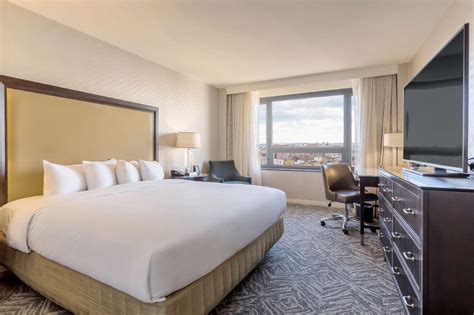 Washington Hilton Hotel (Pet-friendly) in Washington D.C. - Room Deals ...