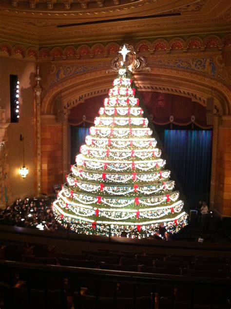 Singing Christmas Tree Muskegon 2020 | Christmas Lights 2020