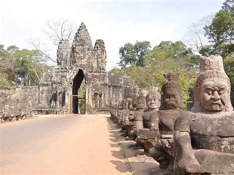 Angkor Thom Tour - Visit the Ancient Khmer Capital City - Just Siem Reap