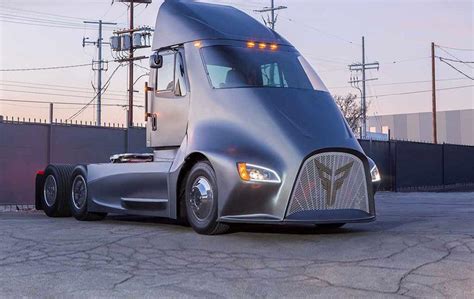 Thor Trucks electric big rig aims to put the hammer down on Tesla Semi ...