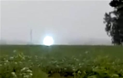 Mysterious ball lightning phenomenon caught on video in Siberia - Strange Sounds