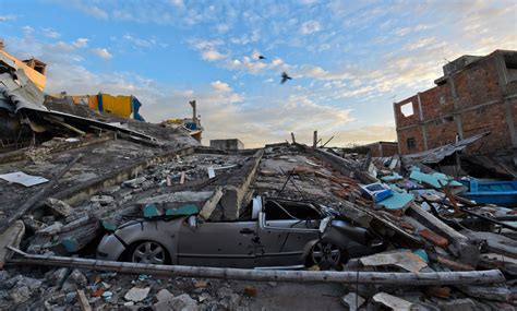 Ecuador Earthquake Death Toll Rises to 413, One American Dead - NBC News