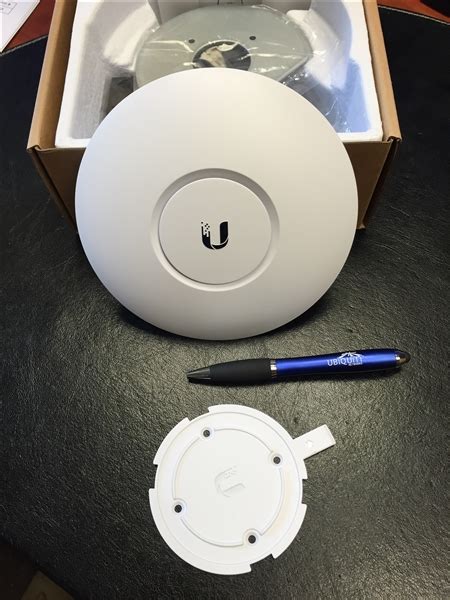 UniFi UAP-AC-LITE 5 Pack Dual Band Access Point by Ubiquiti Networks