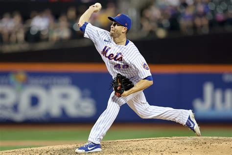 Mets’ Jacob deGrom matches MLB record with 39th straight start of 3 ER or fewer - The Athletic