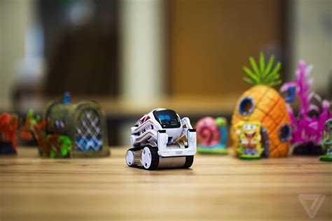 Anki's Cozmo robot is the new, adorable face of artificial intelligence - The Verge