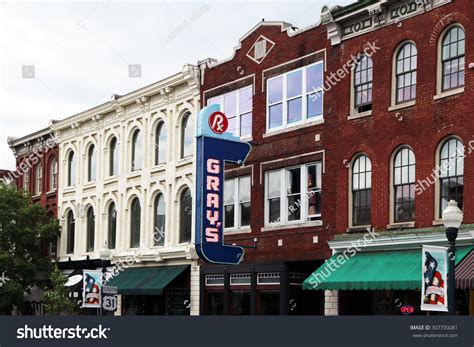 Franklin, Tn-August, 2015: Historic Downtown Franklin, Tennessee ...