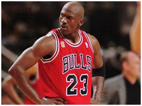 Michael Jordan once BLACKMAILED Bulls with threat of joining rival and ...