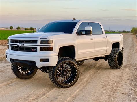 2015 Silverado 1500 9 inch lift 🤤🤤🤤 Sunset Chevy #liftedtrucks # ...