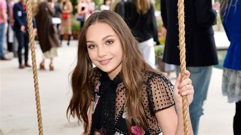 Maddie Ziegler and Her Boyfriend Are Taking Things Slow | Teen Vogue