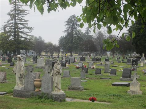 Grand jury investigates Tulare Public Cemetery - Valley Voice