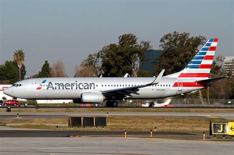 Aero Pacific Flightlines: American Airlines 737NG sporting new livery ...