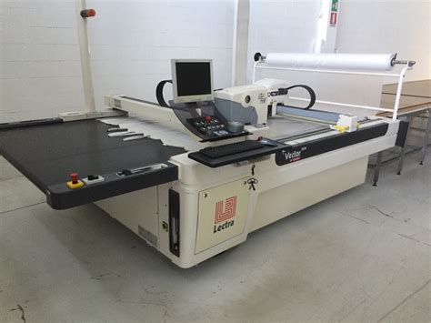 Used Lectra VECTOR 2500 Automated cutting machine Used machines - Exapro