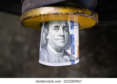 Benjamin Franklin On 100 Dollar Bill Stock Photo 2213303967 | Shutterstock