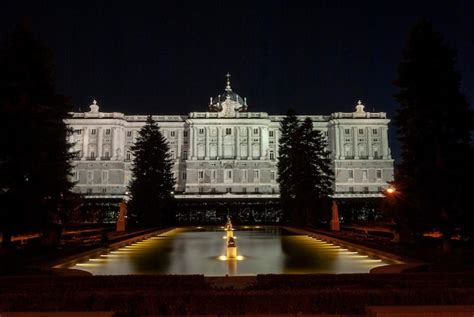 Premium Photo | Royal palace palacio real in madrid spain taken at night