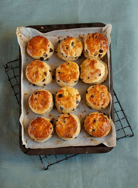 The best easy raisin scone recipe Drizzle and Dip