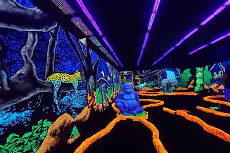 Escape It All At This Neon Lit Indoor Mini-Golf Course In Maine