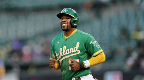 A’s last big-money decision of 2022: To play Elvis Andrus or not?