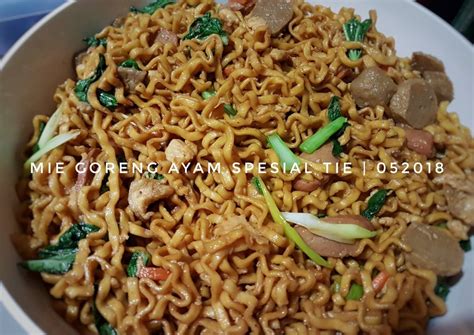 Resep Mie goreng ayam spesial oleh puti Dewani - Cookpad