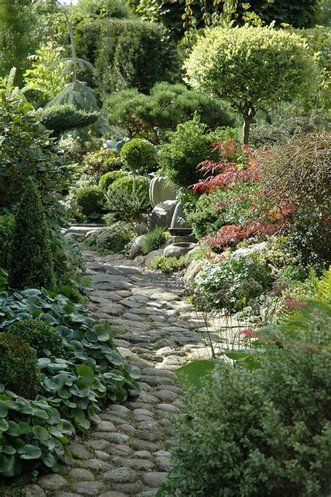 12 best Stone Pathways images on Pinterest | Driveways, Outdoor gardens ...