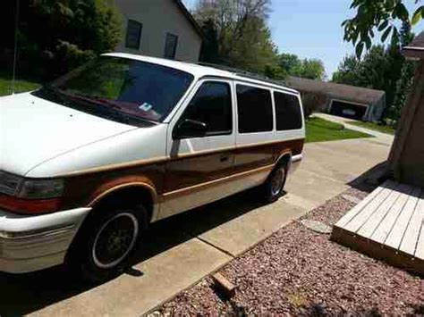 Purchase used 1993 Dodge Grand Caravan in Godfrey, Illinois, United States, for US $3,750.00