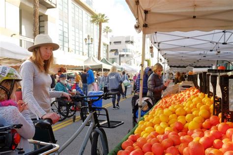 Santa Monica's farmer market on Saturday is 4 blocks with beautiful ...