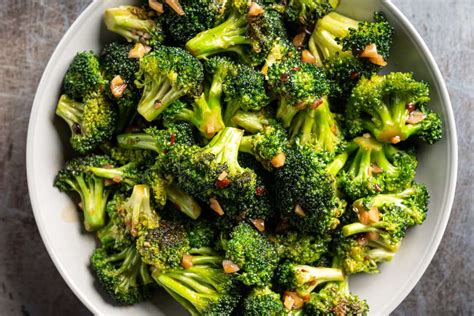 Vegan Broccoli With Garlic Sauce Recipe