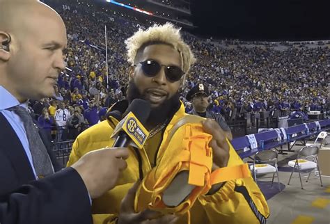 Odell Beckham Jr. hands wads of cash to LSU players following win over Clemson [Video] - Detroit ...