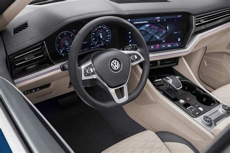 2019 VW Touareg Interior (1) - AUTOBICS